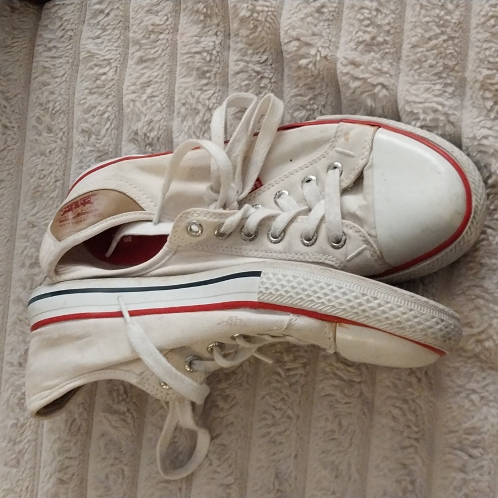 Shoes - Picture 2 of 3
